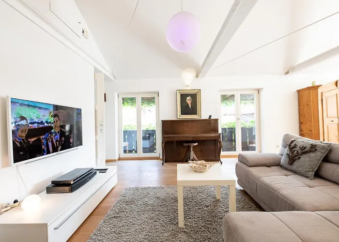 Ludwigschloessl Holiday home *